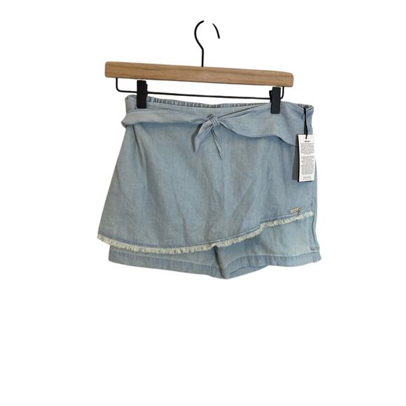 NWT Kids Guess Vivi Vintage Light Wash Chambray Shorts - Picture 1 of 4